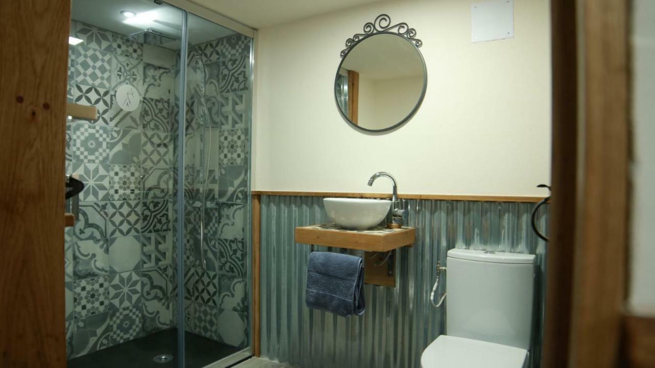 La Toile Sous Les Etoiles Hotel Charron  Екстериор снимка